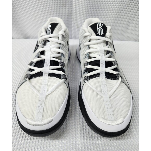 Nike Kyrie Flytrap 6 White Black Basketball Sneakers DM1125-101 Mens Size 7.5 - Picture 4 of 7
